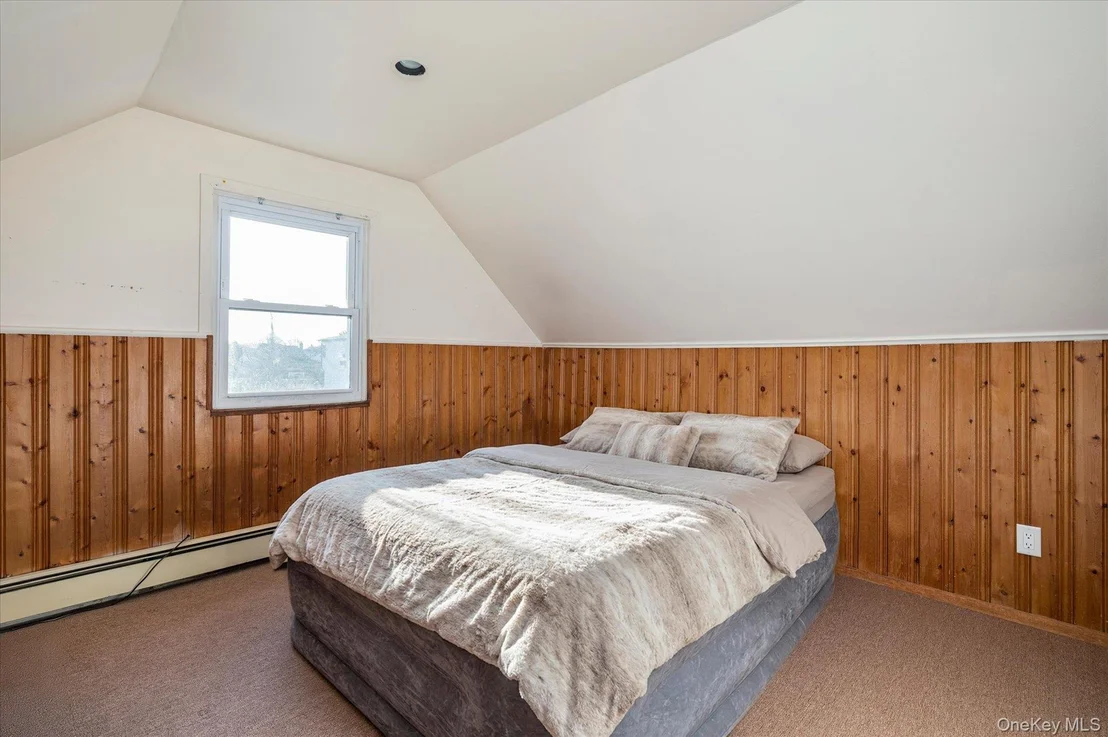 Photo of 1 Salem