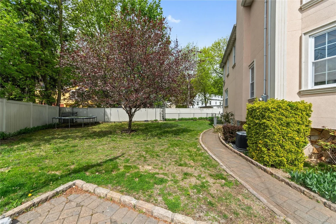Photo of 59 Sprain Road