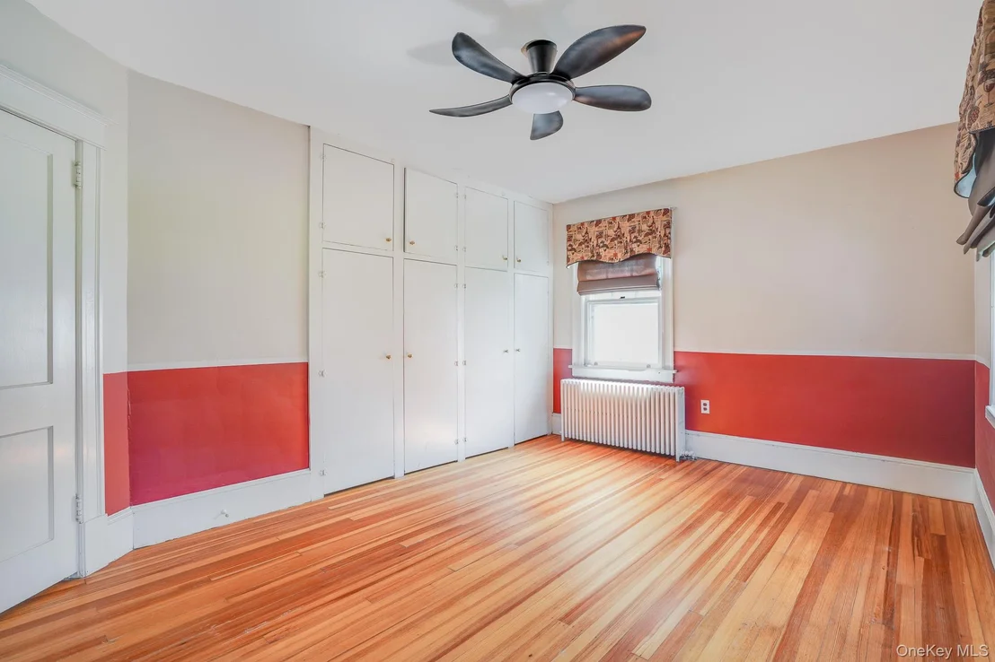 Photo of 170 Hooker Avenue