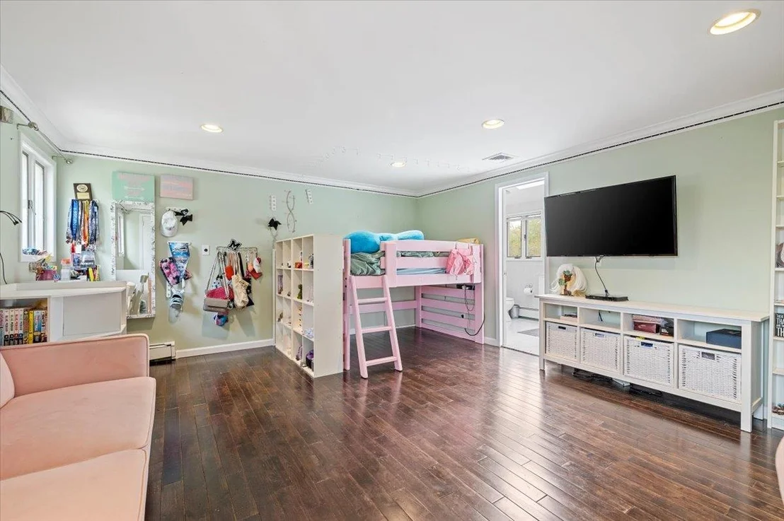 Photo of 11 Voorhis Drive
