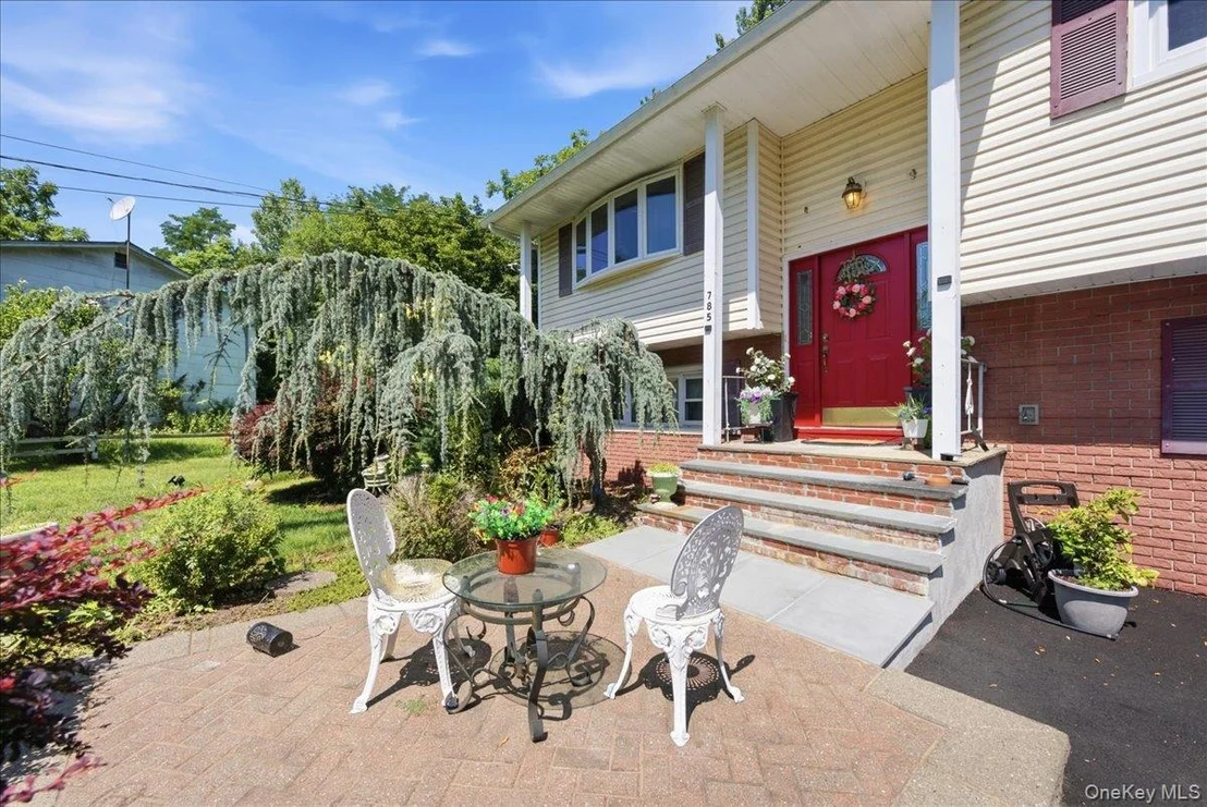 Photo of 785 Sequoia Drive