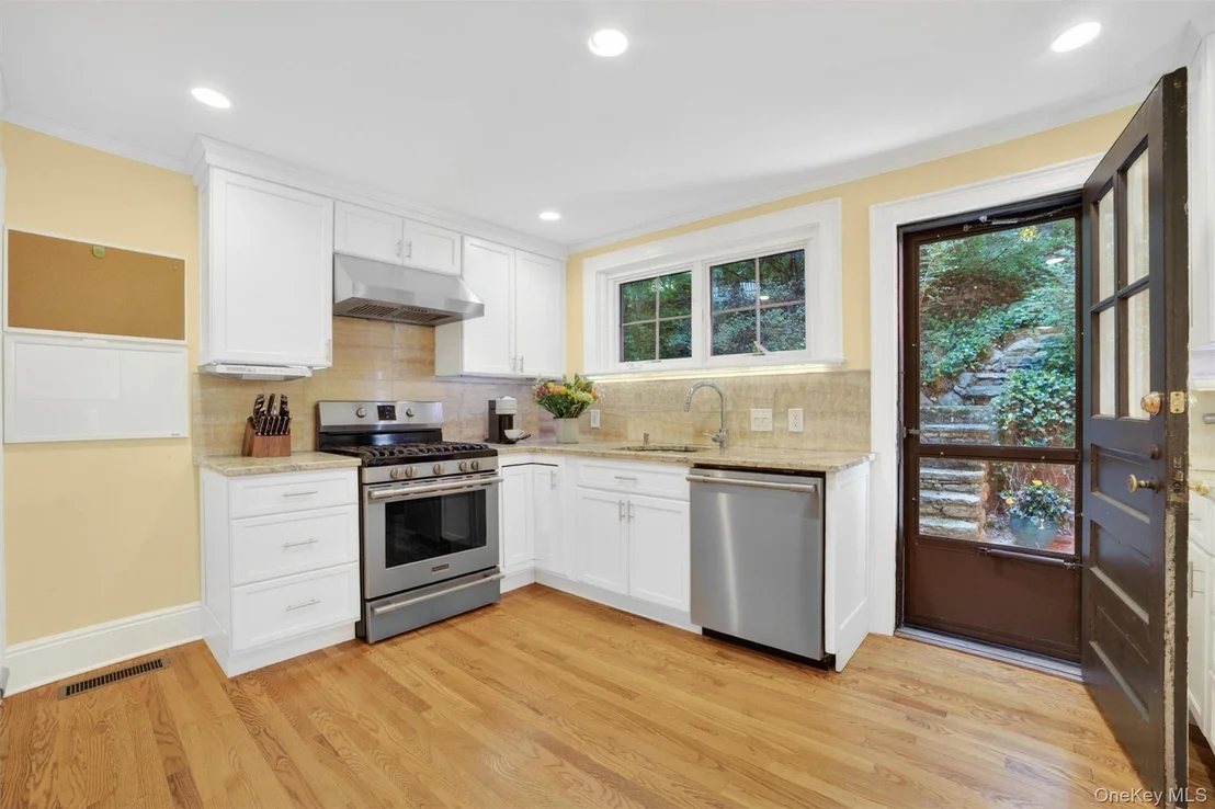 Photo of 77 Edgemont Road