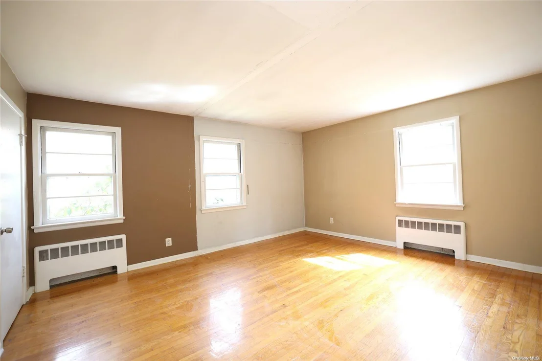 Photo of 75 Underhill Road