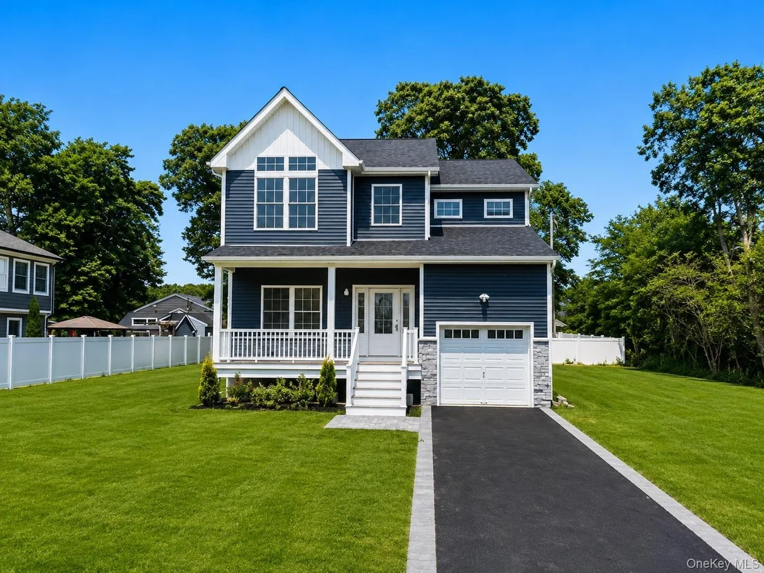 Photo of 7 Edgewater Drive