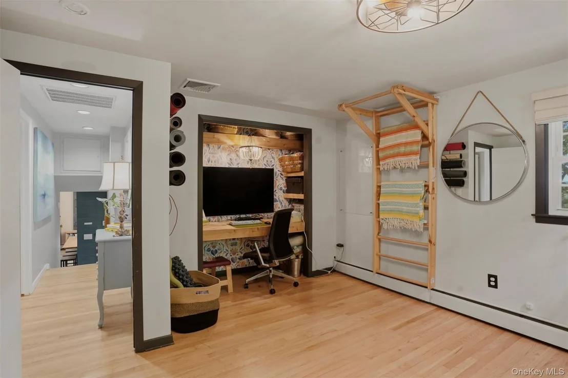 Photo of 16 Howland Road