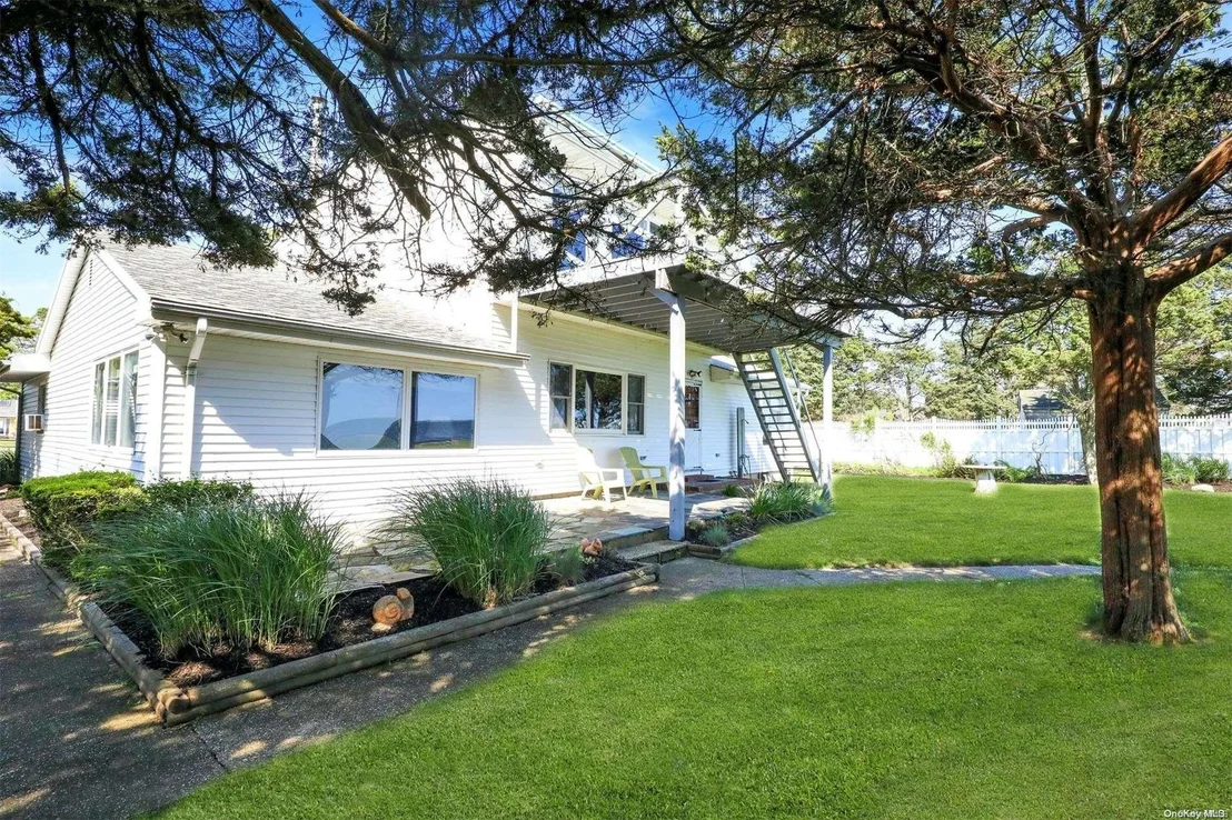 Photo of 2 Bay Road