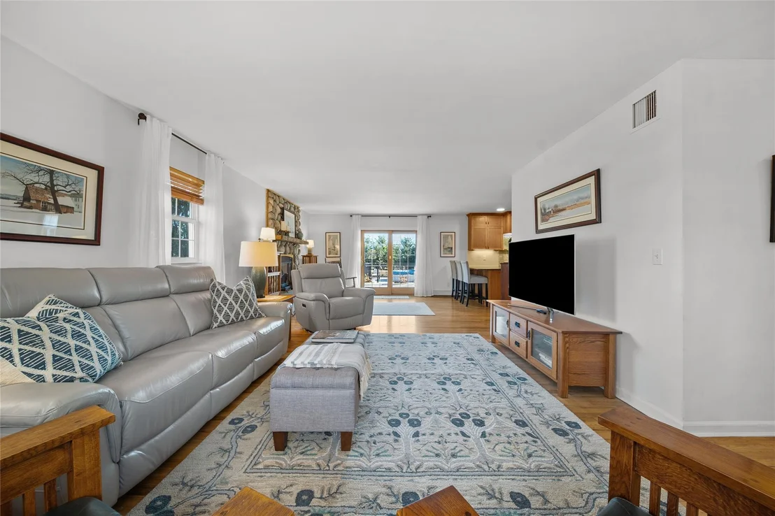 Photo of 730 Sebastians Cove