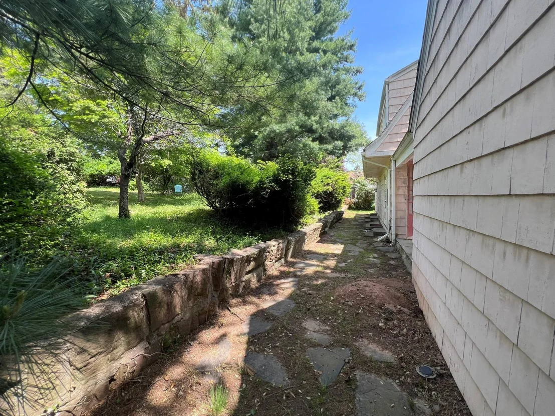 Photo of 35 Smith Avenue