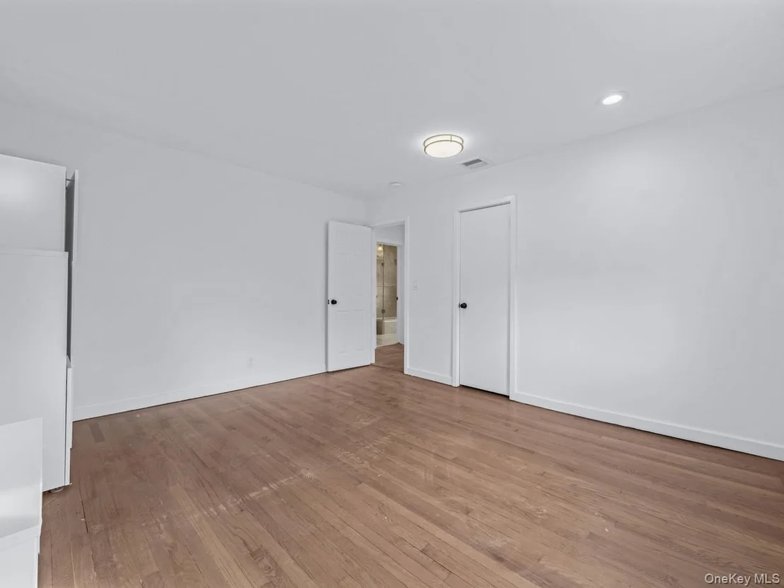 Photo of 14 Nirvana Avenue