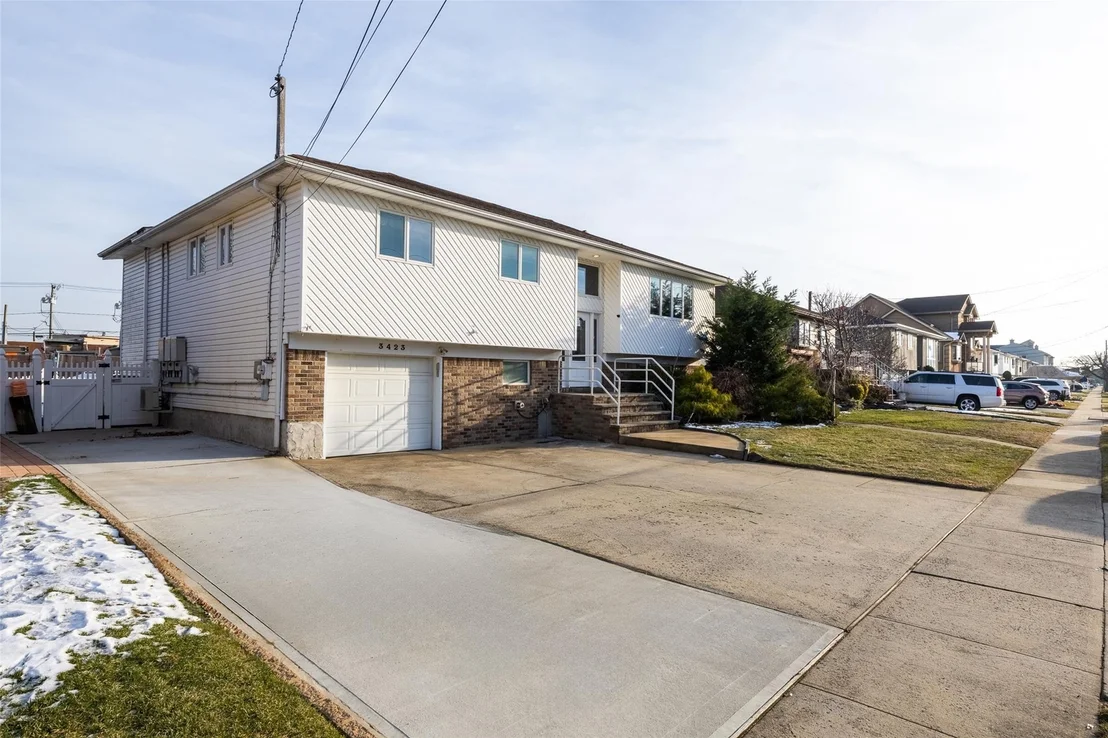 Photo of 3423 Westminster Road