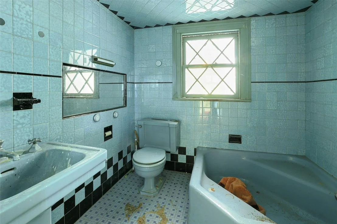 Photo of 225 River Road