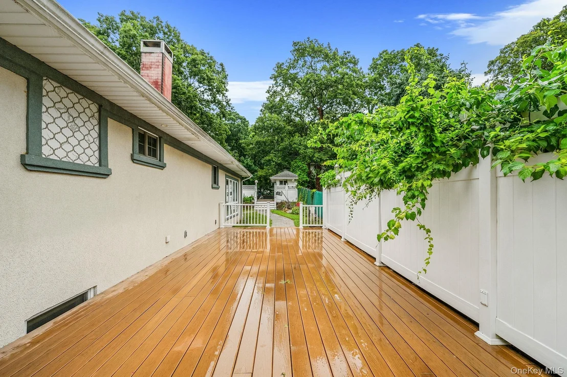 Photo of 138 River Road