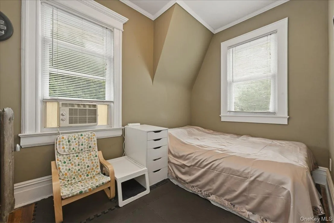 Photo of 991 Cottage Place