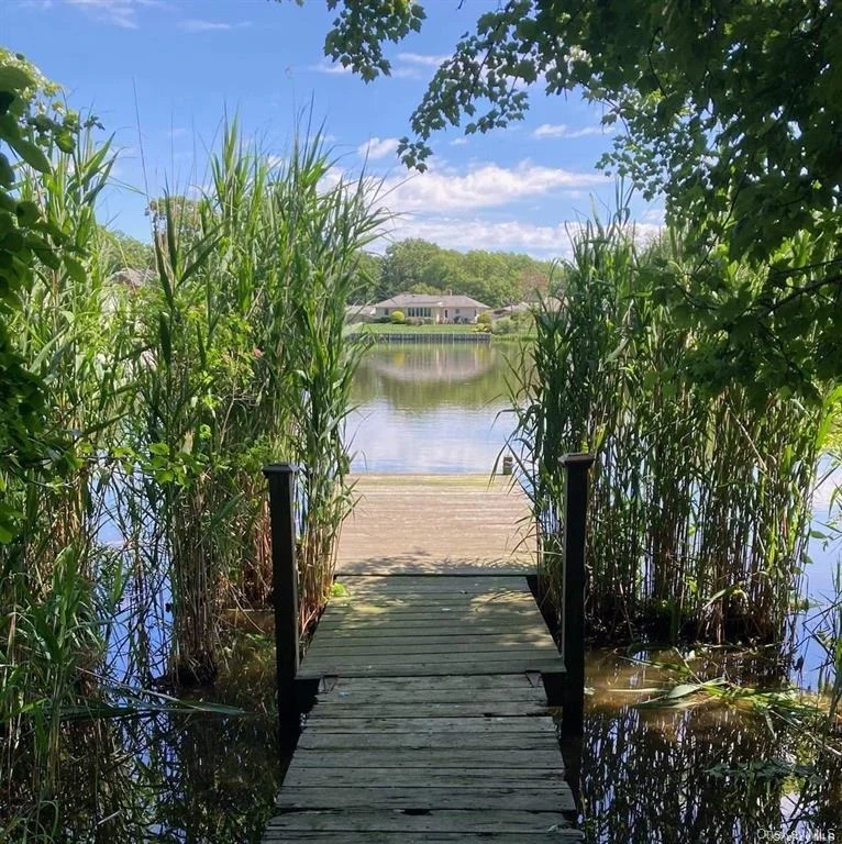 Photo of 828 Pondview Road