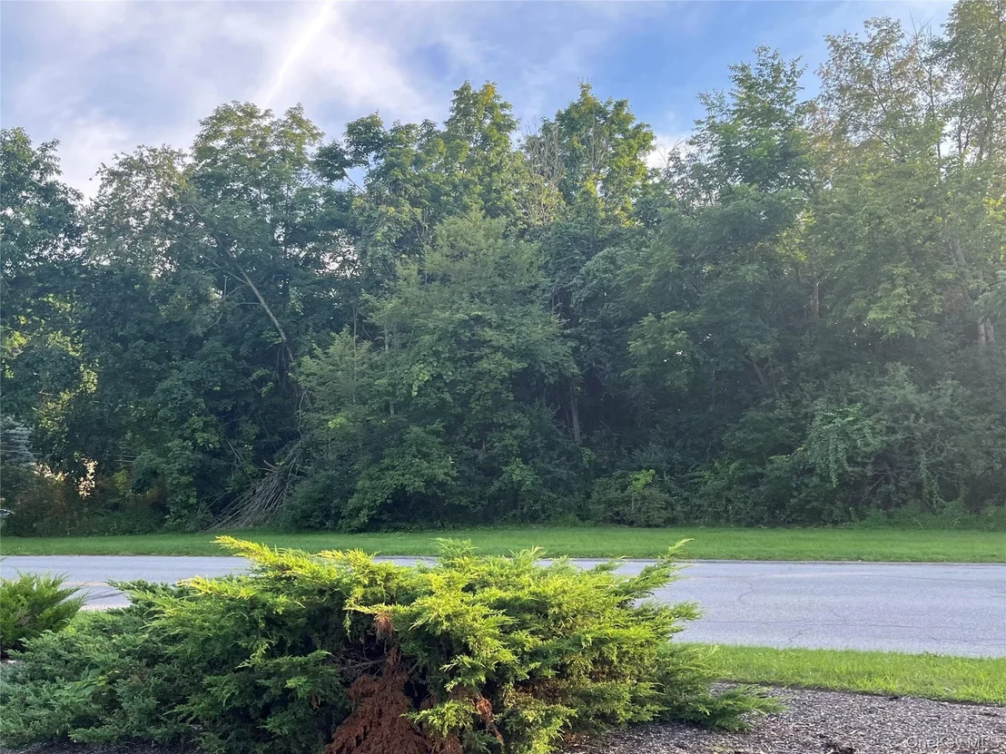 Photo of 1537 Route 82