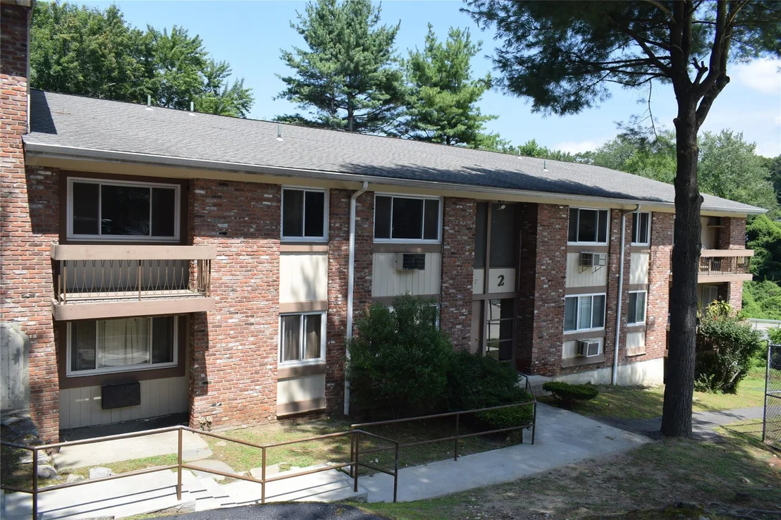 Photo of Unit P at 2 Woods End Circle