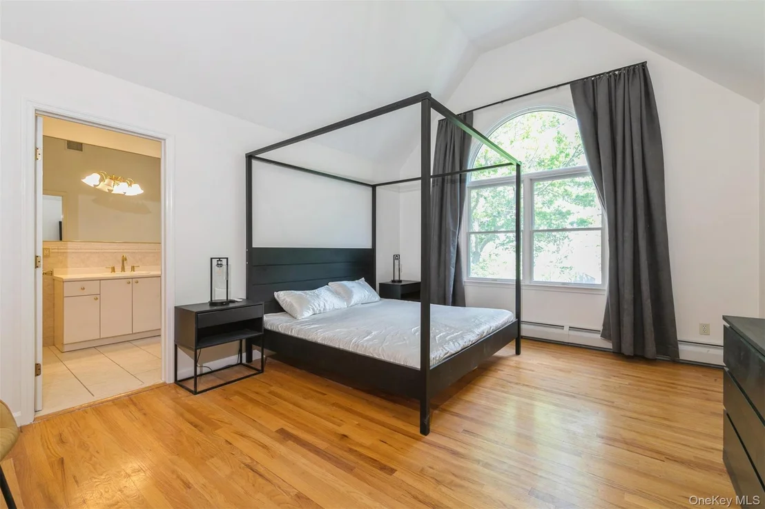 Photo of 212 Fairway Drive