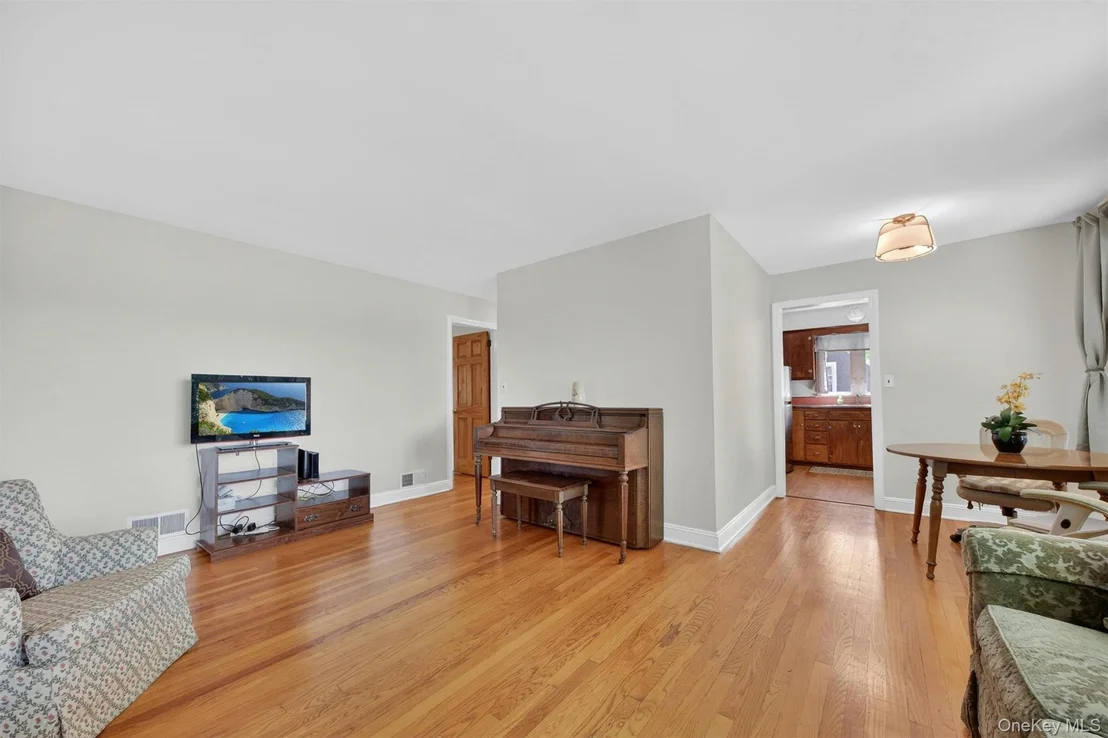 Photo of 333 Oak Drive