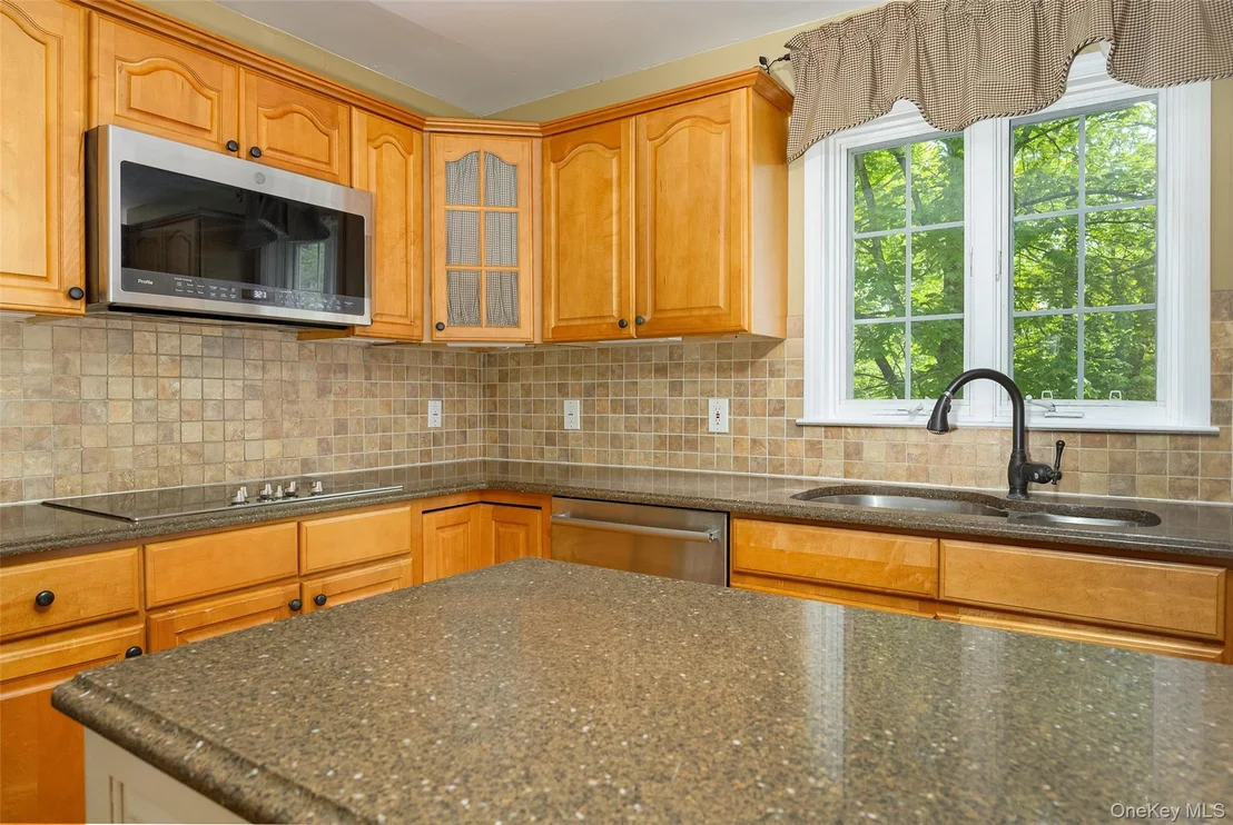Photo of 76 Rockledge Drive