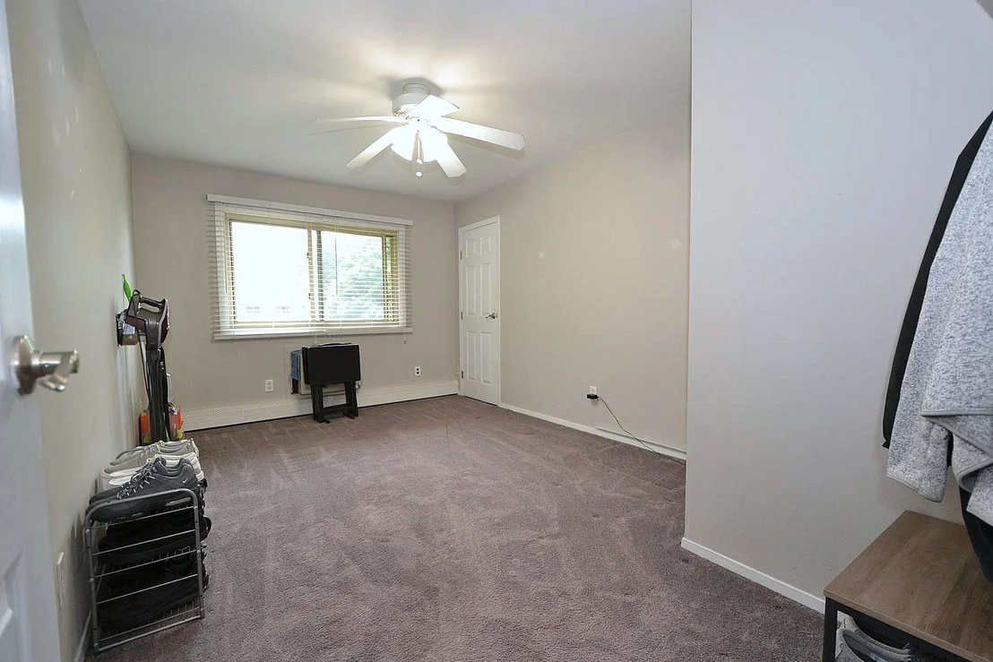 Photo of Unit 39B at 2449 Union Boulevard