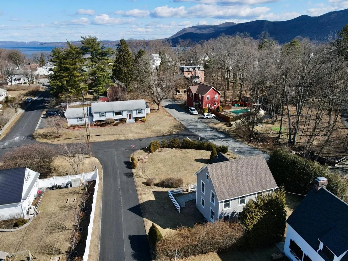 Photo of 14 Mountain Road