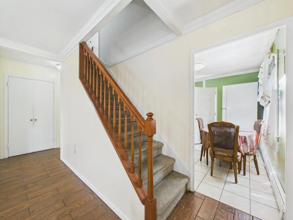 Photo of 335 Loring Road