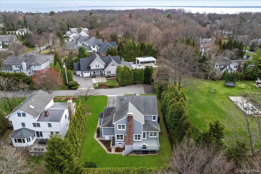 Photo of 76 Davis Avenue