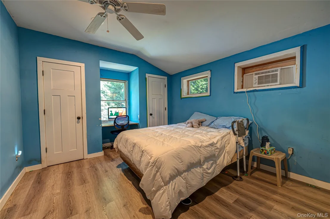 Photo of 37 Crescent Bow