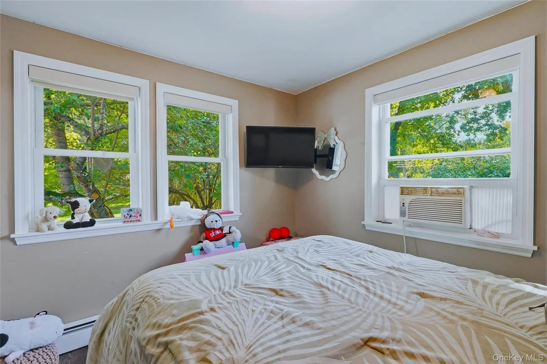 Photo of 280 Noxon Road