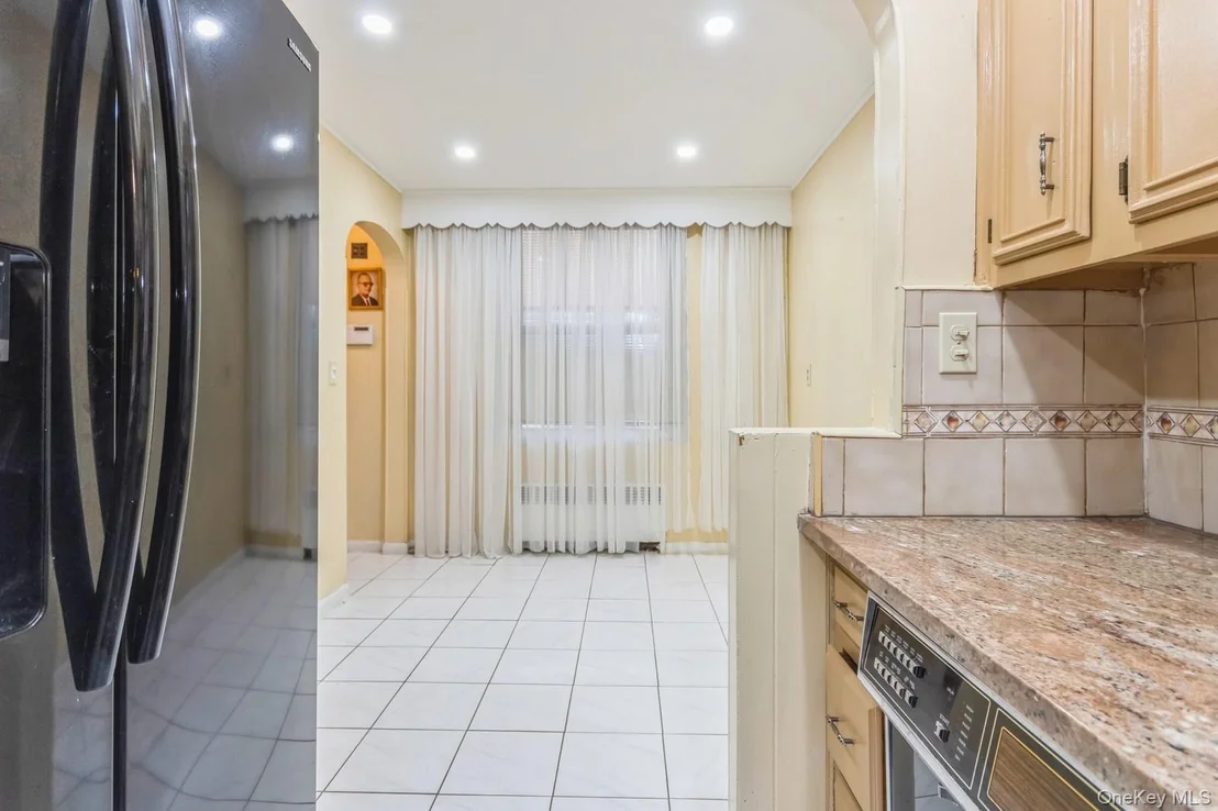 Photo of 4121 Grace Avenue