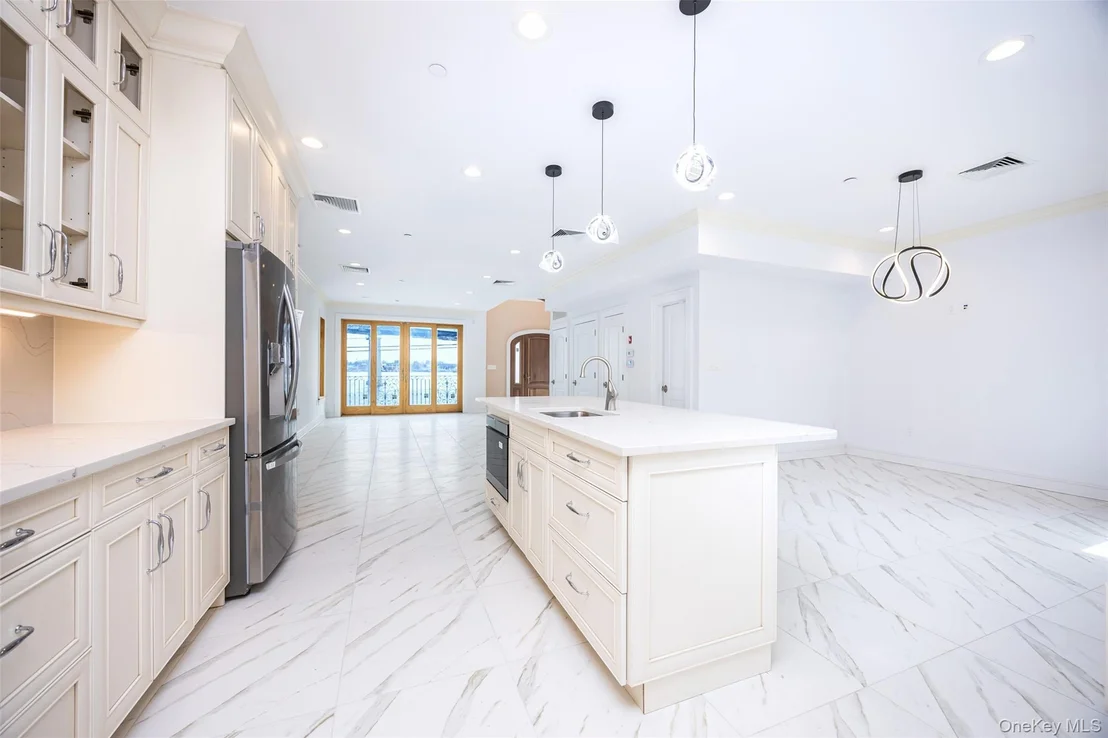 Photo of 10-42 Utopia Parkway