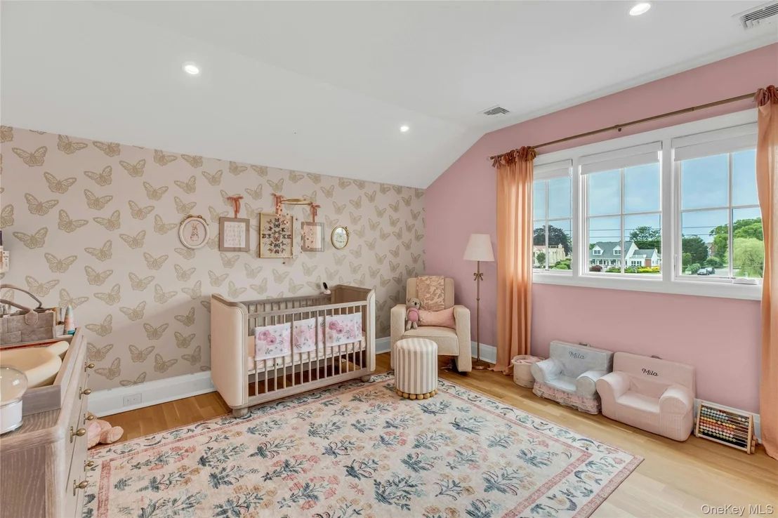 Photo of 52 Concourse E