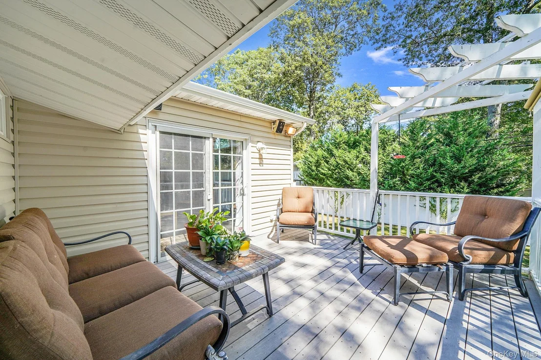 Photo of 7 Deepdale Drive