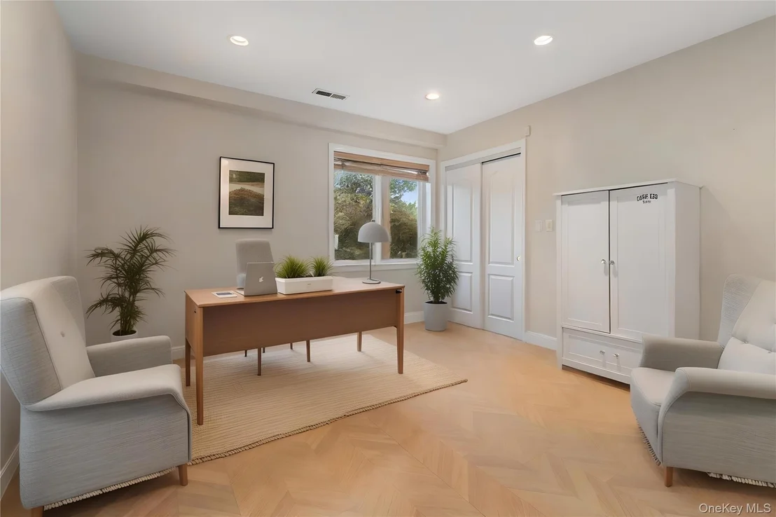 Photo of 33 Hillandale Road
