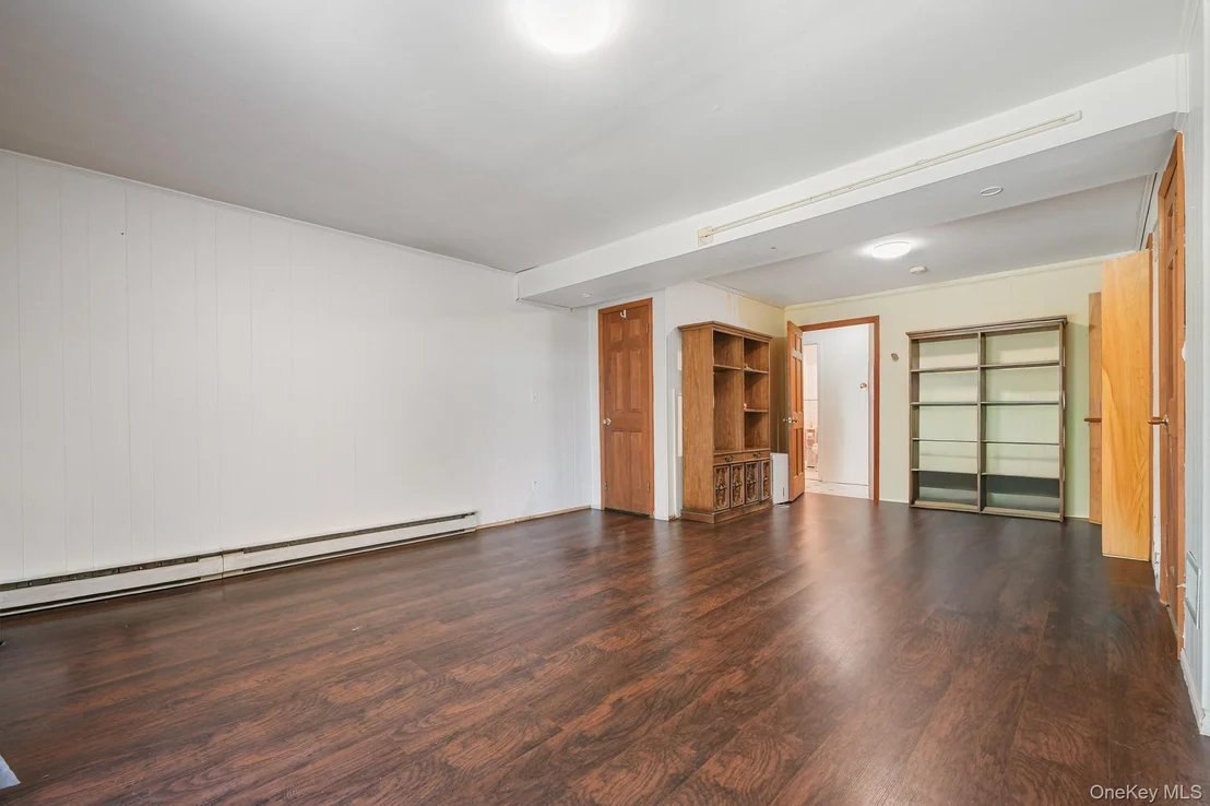 Photo of 105 Williamsburg Drive