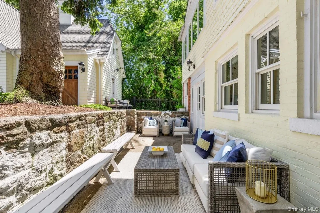 Photo of 731 Forest Avenue