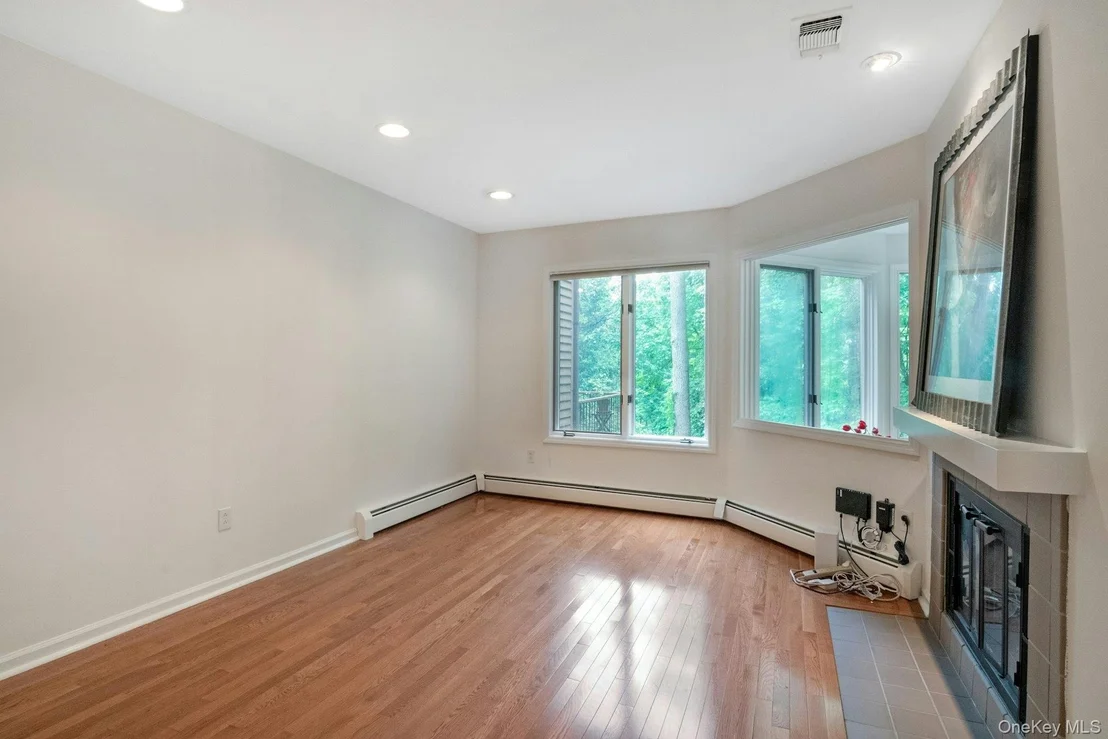 Photo of 707 Eagle Bay Drive
