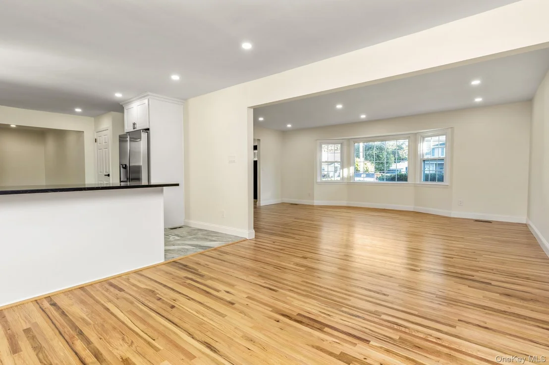 Photo of 123 Erlanger Boulevard