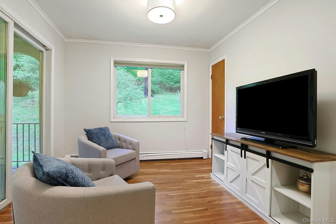 Photo of 77 Central Drive