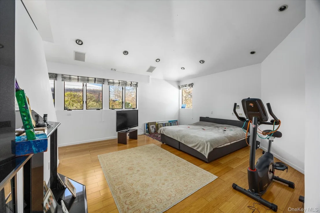 Photo of 20 Henhawk Road