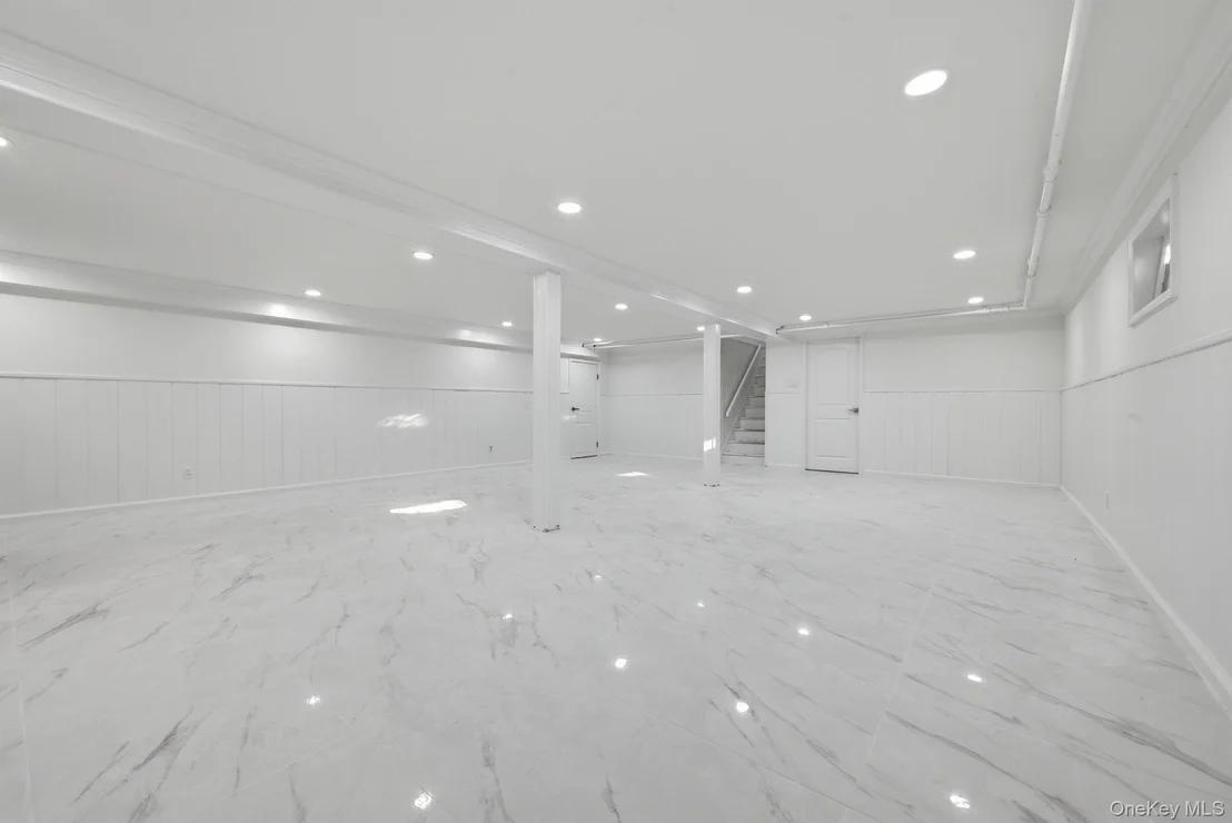 Photo of 896 School Drive