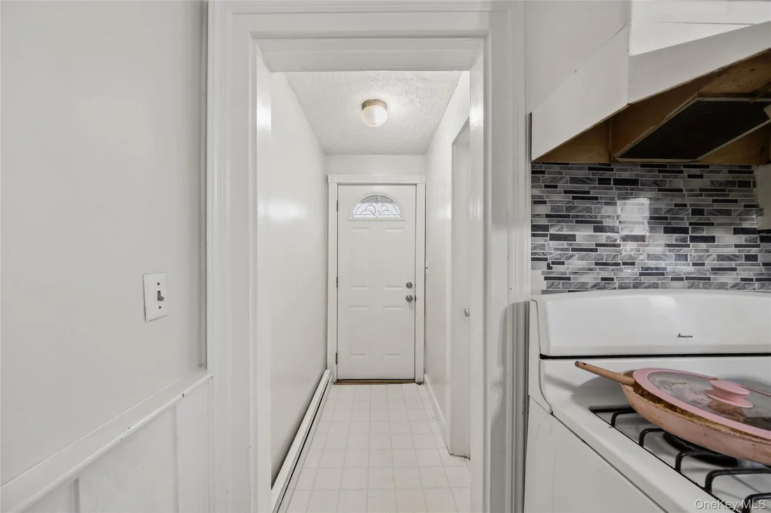 Photo of 19 W Maple Avenue