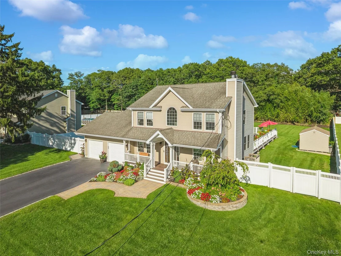 Photo of 406 Carnation Drive