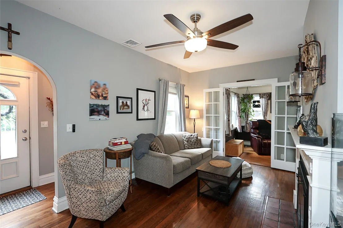 Photo of 8 Dumond Place