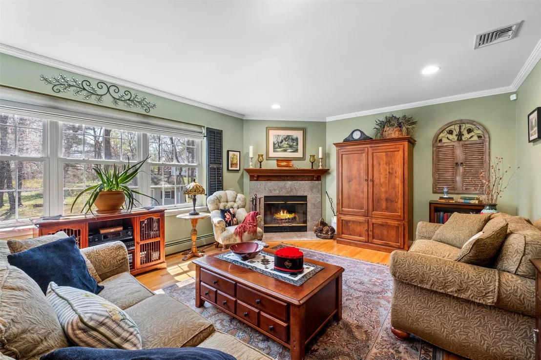 Photo of 462 Cornwall Hill Road
