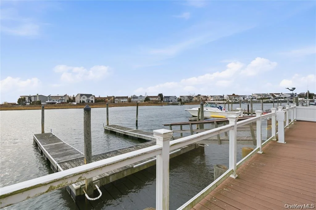 Photo of 3094 Riverside Drive