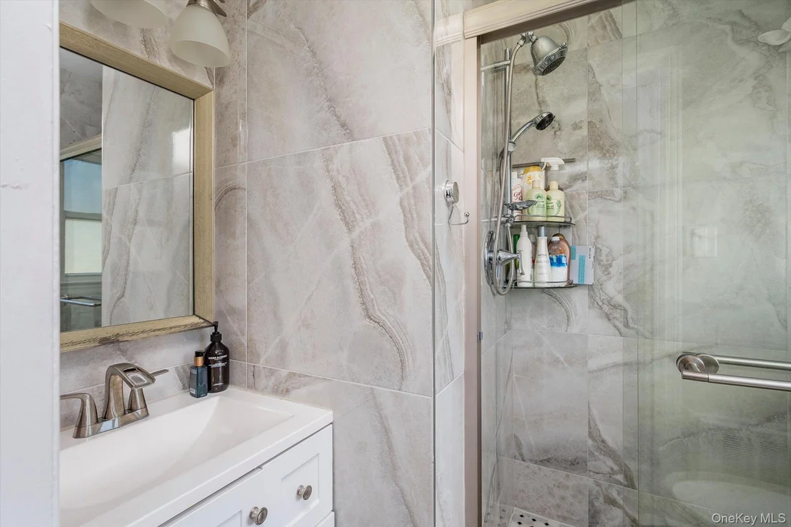 Photo of 36 Nirvana Avenue