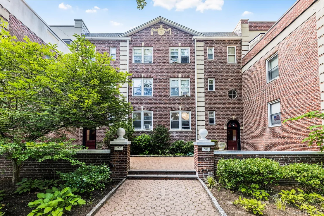 Photo of Unit 2D at 766 Palmer Road