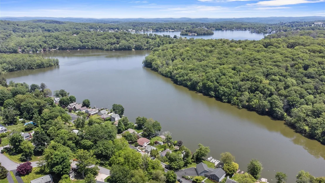 Photo of 65 Lakeside Road