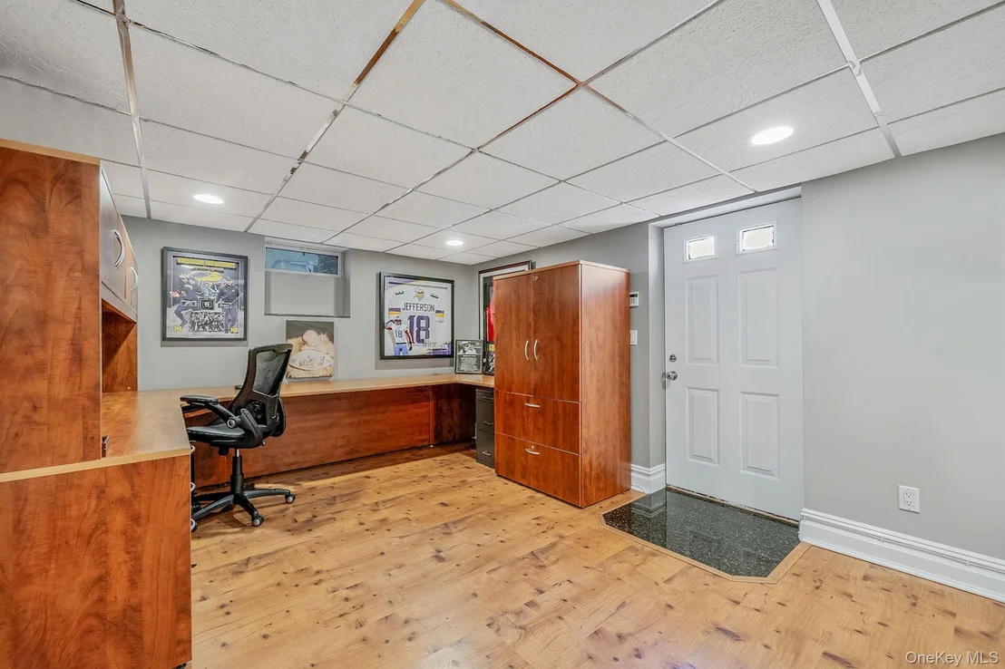 Photo of 36 Manitton Court